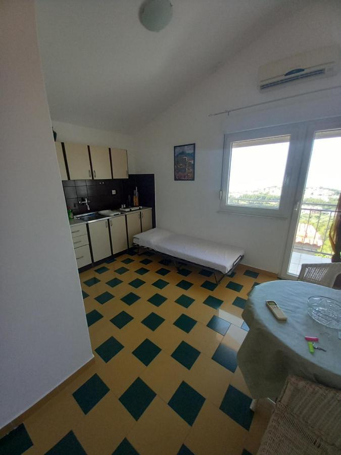 Sea View Apartments โปดสตรานา ภายนอก รูปภาพ